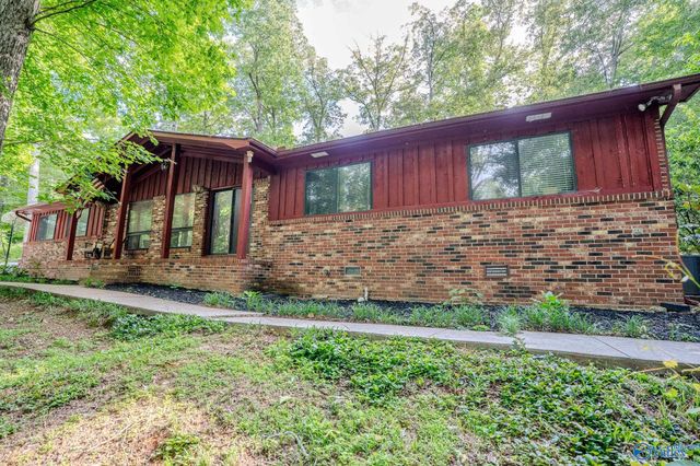 3919 South Chapel Hill Road SW, Decatur, AL 35603