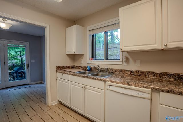 3919 South Chapel Hill Road SW, Decatur, AL 35603