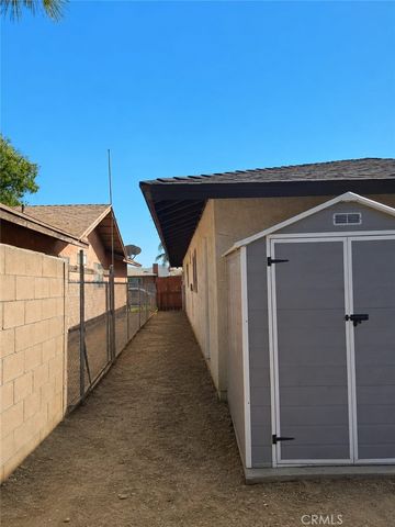 16044 Hawthorne, Fontana, CA 92335
