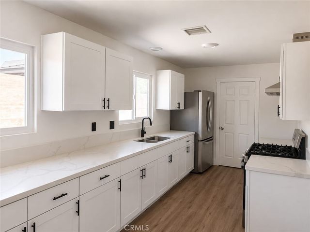 16044 Hawthorne, Fontana, CA 92335