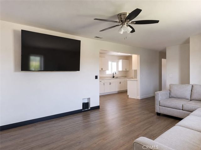 16044 Hawthorne, Fontana, CA 92335