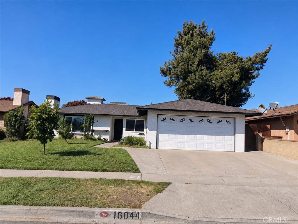 16044 Hawthorne, Fontana, CA 92335