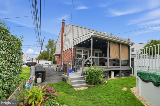 2626 CROZER ST, Brookhaven, PA 19015