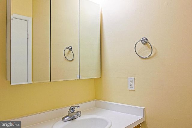 9040 CENTERWAY RD, Gaithersburg, MD 20879