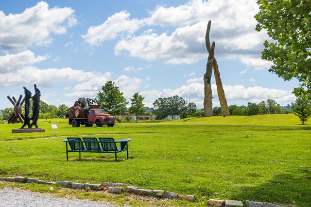 828 Henderson Avenue, Rossville, GA 30741