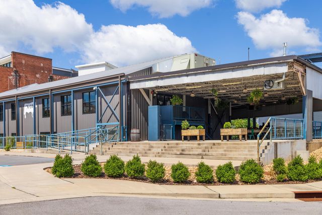 828 Henderson Avenue, Rossville, GA 30741