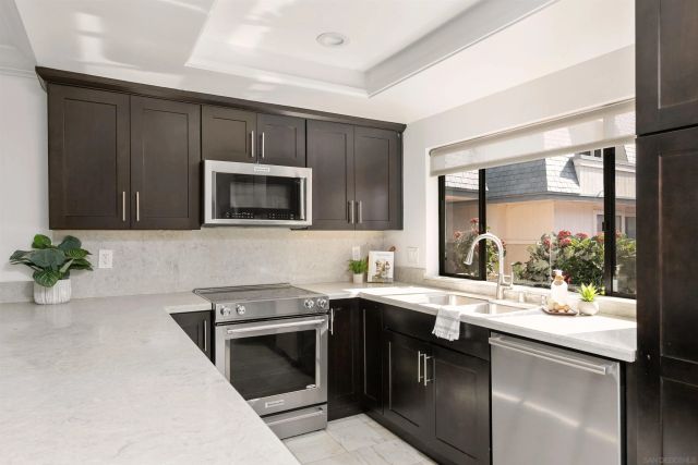7977 Caminito Del Cid, La Jolla, CA 92037