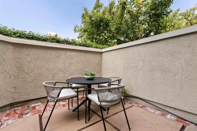 7977 Caminito Del Cid, La Jolla, CA 92037