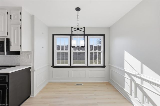 949 Lindsley DR, Virginia Beach, VA 23454