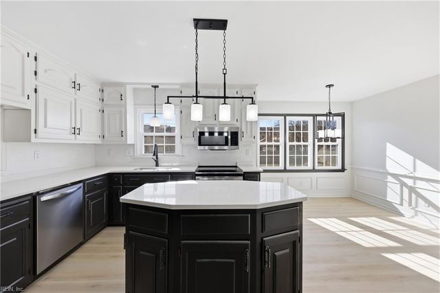 949 Lindsley DR, Virginia Beach, VA 23454