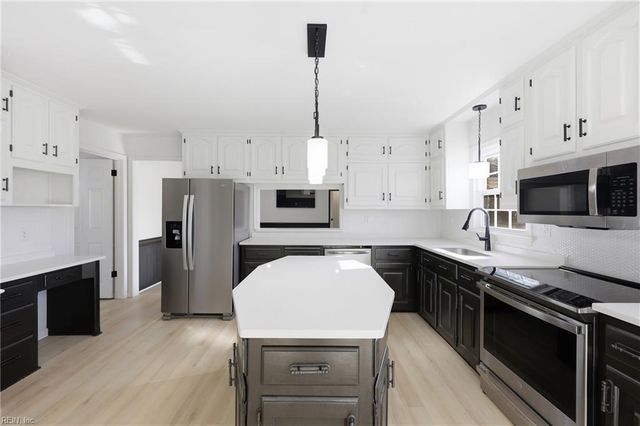 949 Lindsley DR, Virginia Beach, VA 23454