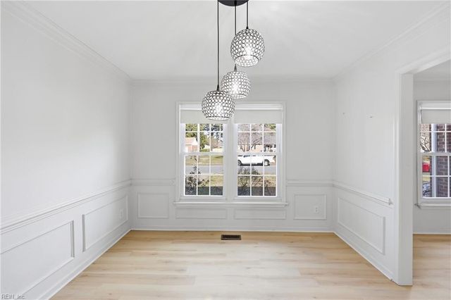 949 Lindsley DR, Virginia Beach, VA 23454