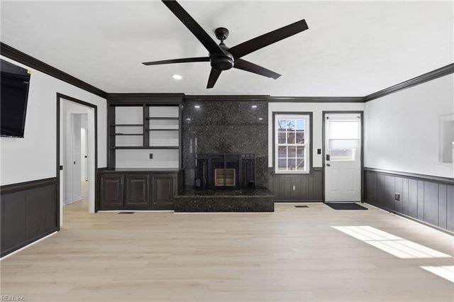 949 Lindsley DR, Virginia Beach, VA 23454