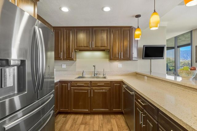 910 Island Drive 408, Rancho Mirage, CA 92270