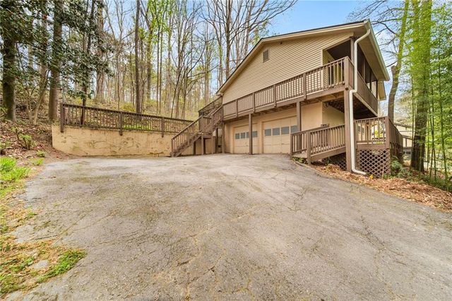 5121 Heather Road SE, Smyrna, GA 30082