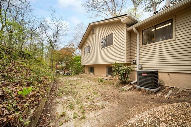 5121 Heather Road SE, Smyrna, GA 30082