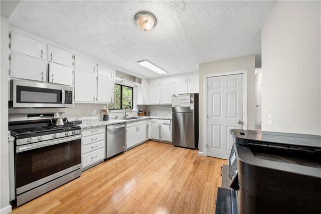 5121 Heather Road SE, Smyrna, GA 30082