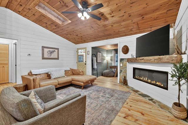 50 Lakeview Dr, Cherry Log, GA 30522