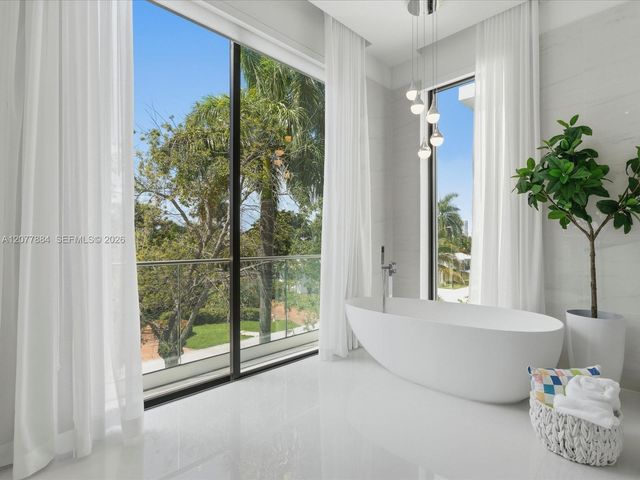 301 190th Street, Sunny Isles Beach, FL 33160