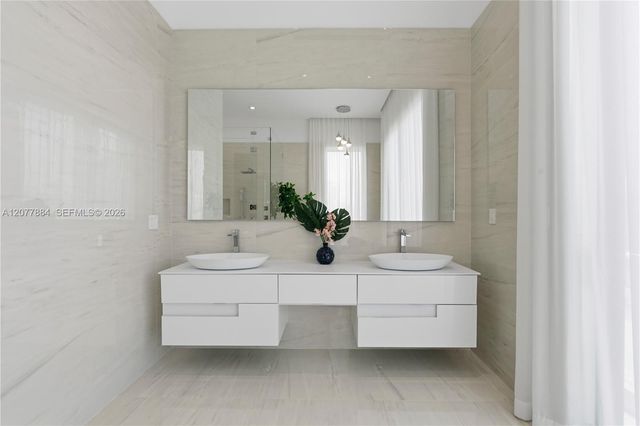 301 190th Street, Sunny Isles Beach, FL 33160