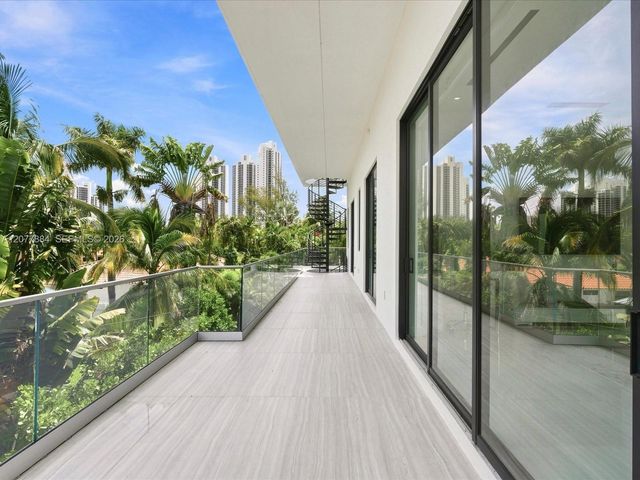 301 190th Street, Sunny Isles Beach, FL 33160