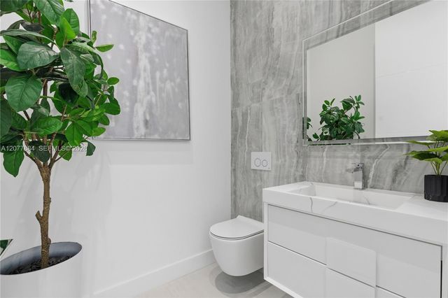 301 190th Street, Sunny Isles Beach, FL 33160