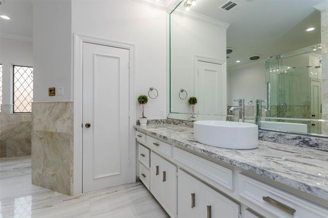 11712 Forest Court, Dallas, TX 75230