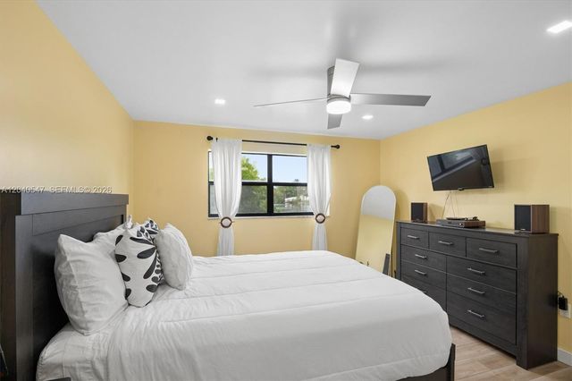 2741 N Pine Island Rd 111, Sunrise, FL 33322