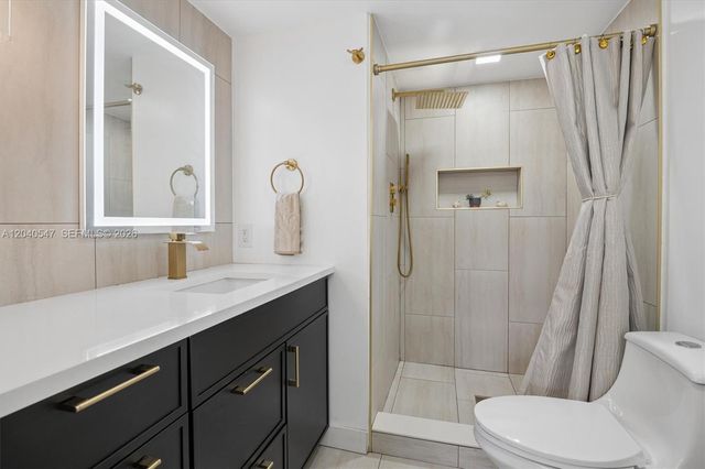 2741 N Pine Island Rd 111, Sunrise, FL 33322