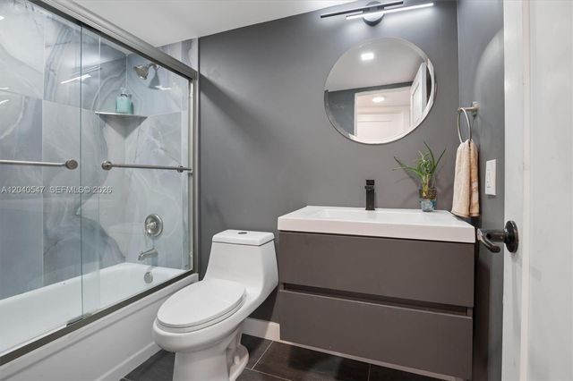 2741 N Pine Island Rd 111, Sunrise, FL 33322