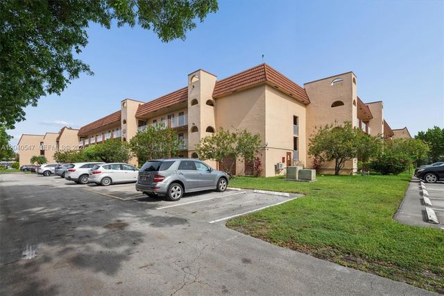 2741 N Pine Island Rd 111, Sunrise, FL 33322
