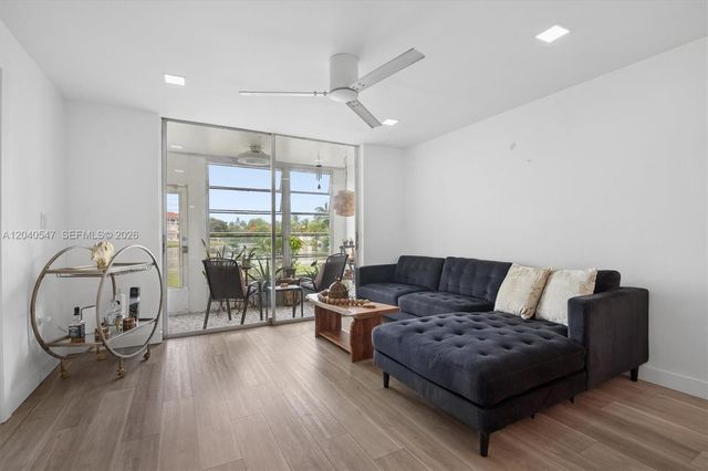 2741 N Pine Island Rd 111, Sunrise, FL 33322