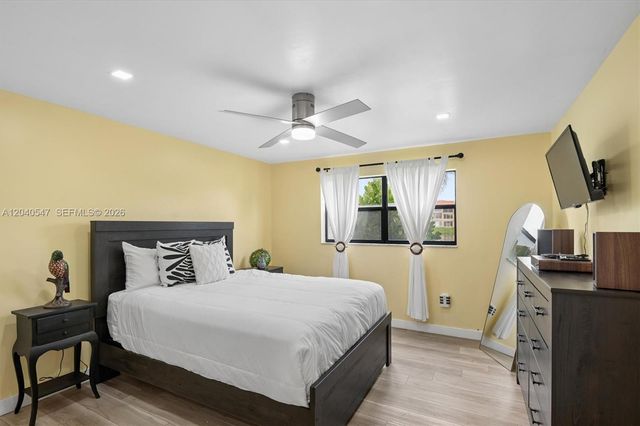 2741 N Pine Island Rd 111, Sunrise, FL 33322