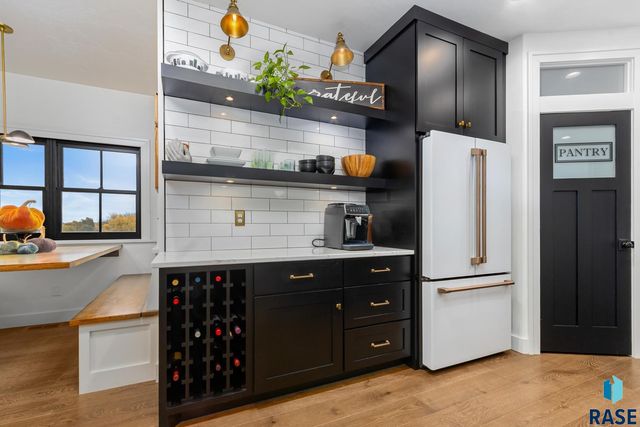 221 E 14th St Street, Sioux Falls, SD 57104