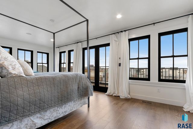 221 E 14th St Street, Sioux Falls, SD 57104