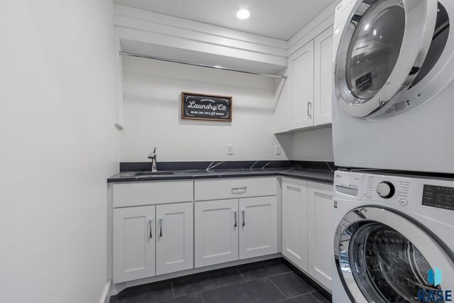 221 E 14th St Street, Sioux Falls, SD 57104