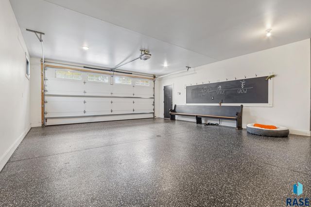 221 E 14th St Street, Sioux Falls, SD 57104