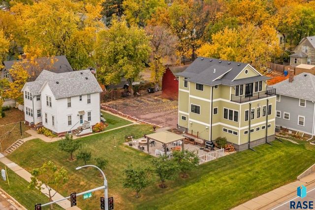 221 E 14th St Street, Sioux Falls, SD 57104