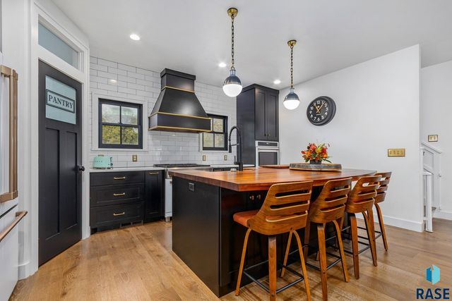 221 E 14th St Street, Sioux Falls, SD 57104