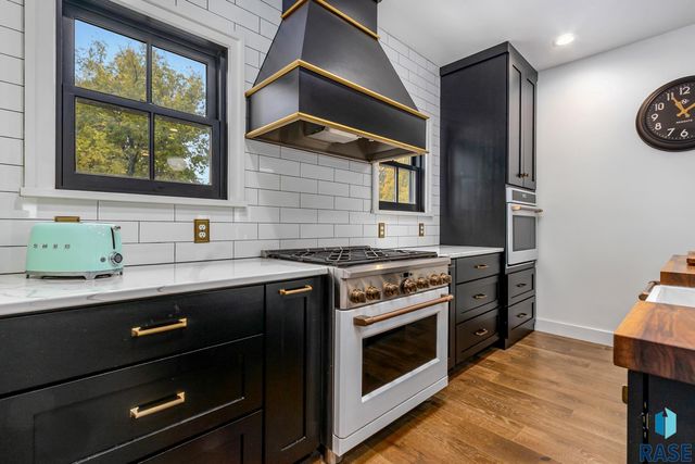 221 E 14th St Street, Sioux Falls, SD 57104