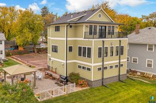 221 E 14th St Street, Sioux Falls, SD 57104