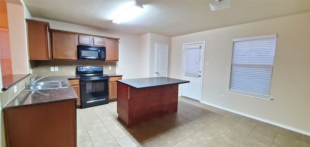 323 Vernon Street, Anna, TX 75409