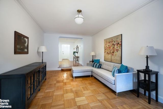 349 E 49th St Apt 3T, New York City, NY 10017