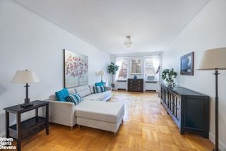 349 E 49th St Apt 3T, New York City, NY 10017