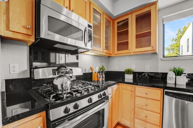 1220 66Th St, Emeryville, CA 94608