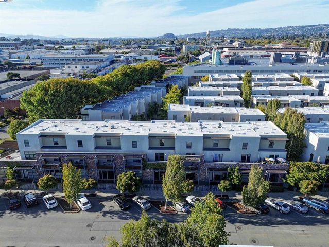 1220 66Th St, Emeryville, CA 94608