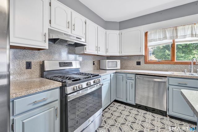 72 Bennett Avenue, Waterbury, CT 06708