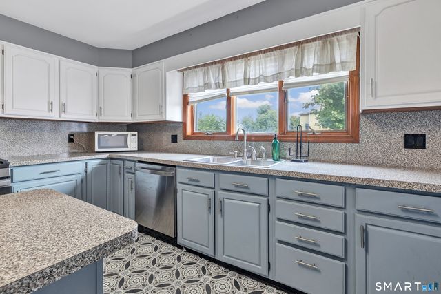 72 Bennett Avenue, Waterbury, CT 06708