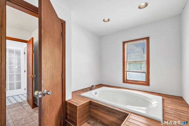 72 Bennett Avenue, Waterbury, CT 06708