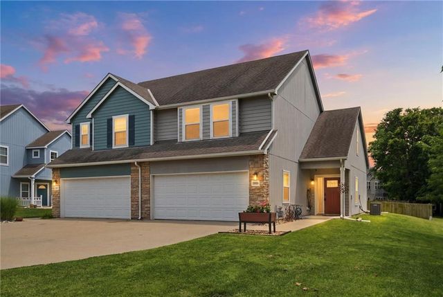 2005 E 24th Terrace, Lawrence, KS 66046